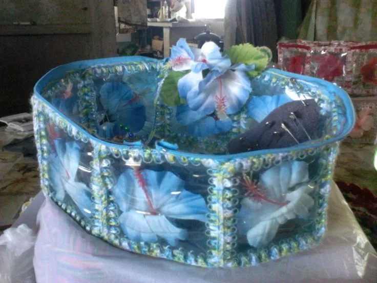 Porta cosmeticos 5 de botellas plasticas | Manualidades con ... Porta cosmeticos 5 de botellas plasticas | Manualidades con ...