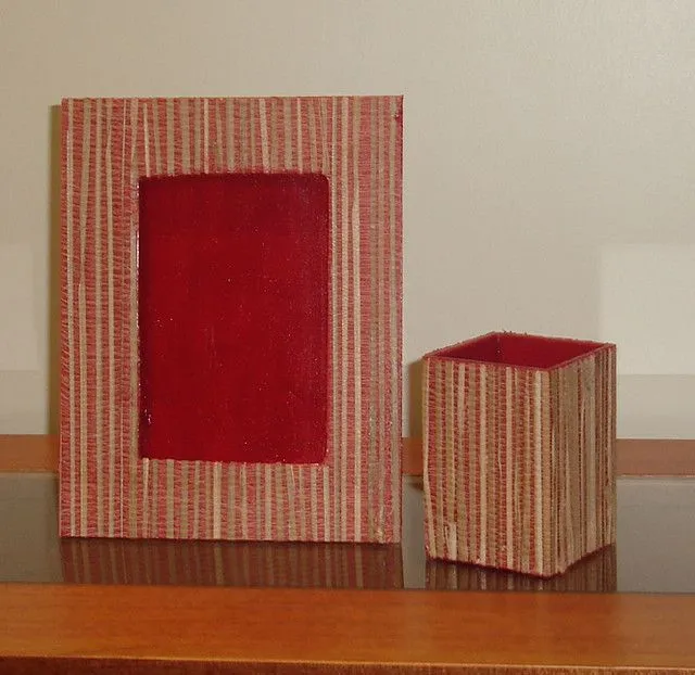 Porta retrato e porta lápis com trabalho de papel de parede ... Porta retrato e porta lápis com trabalho de papel de parede ...