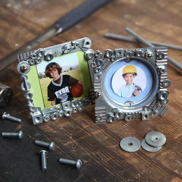 Porta retrato con tuercas y tornillos - Guía de MANUALIDADES Porta retrato con tuercas y tornillos - Guía de MANUALIDADES