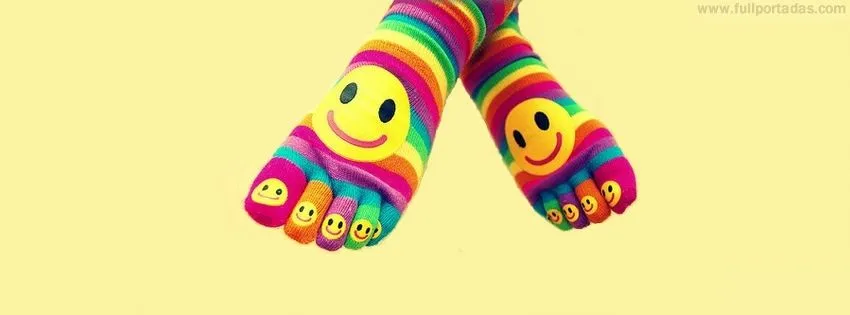 Portada para facebook de Calcetines de colores con caras felices