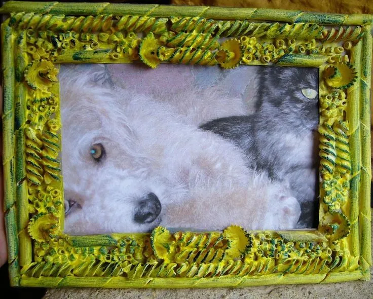 Cómo hacer un portaretratos con pasta. | Manualidades | Pinterest