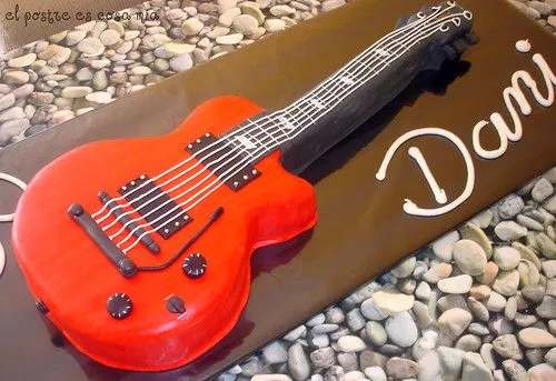 EL POSTRE ES COSA MÍA: TARTA GUITARRA ELÉCTRICA (GUITAR CAKE) EL POSTRE ES COSA MÍA: TARTA GUITARRA ELÉCTRICA (GUITAR CAKE)