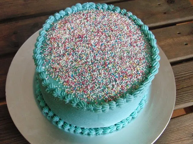 Te hago un postre: Tarta de chocolate cubierta de swiis ... Te hago un postre: Tarta de chocolate cubierta de swiis ...