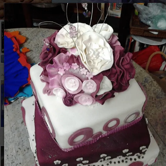 postresandcakesbylu: tortas de 15 Años....