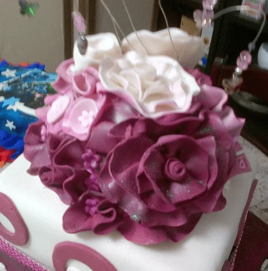 postresandcakesbylu: tortas de 15 Años....