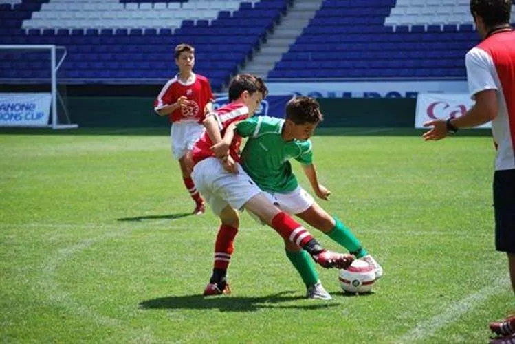 La práctica de los deportes de equipo mejora el rendimiento ... La práctica de los deportes de equipo mejora el rendimiento ...