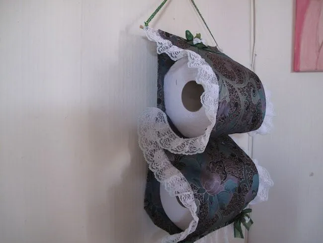 Práctico porta papel higiénico en tela | Angeles Manualidades Práctico porta papel higiénico en tela | Angeles Manualidades
