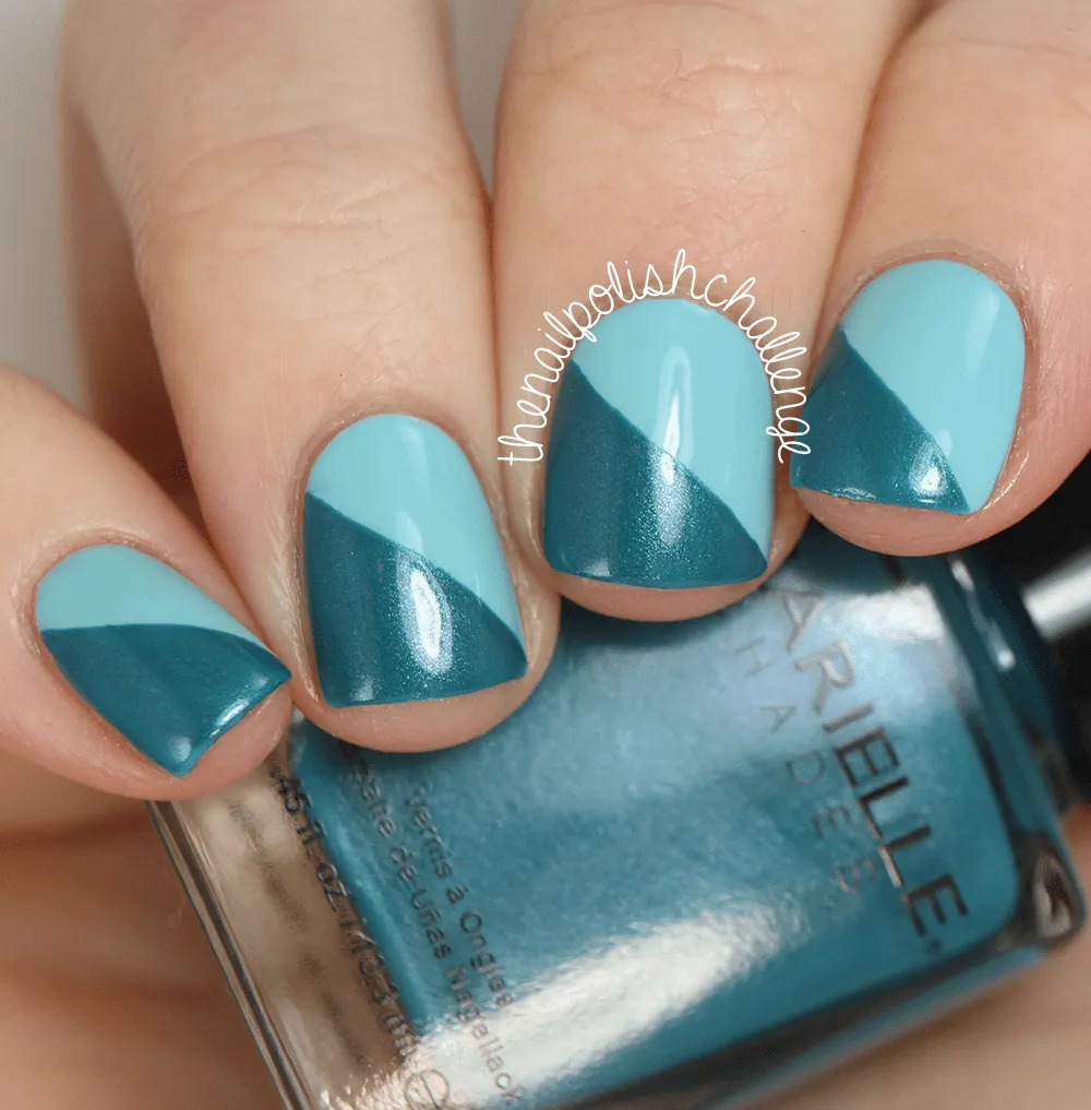 Preciosas uñas en azul verdoso, y azul turquesa.