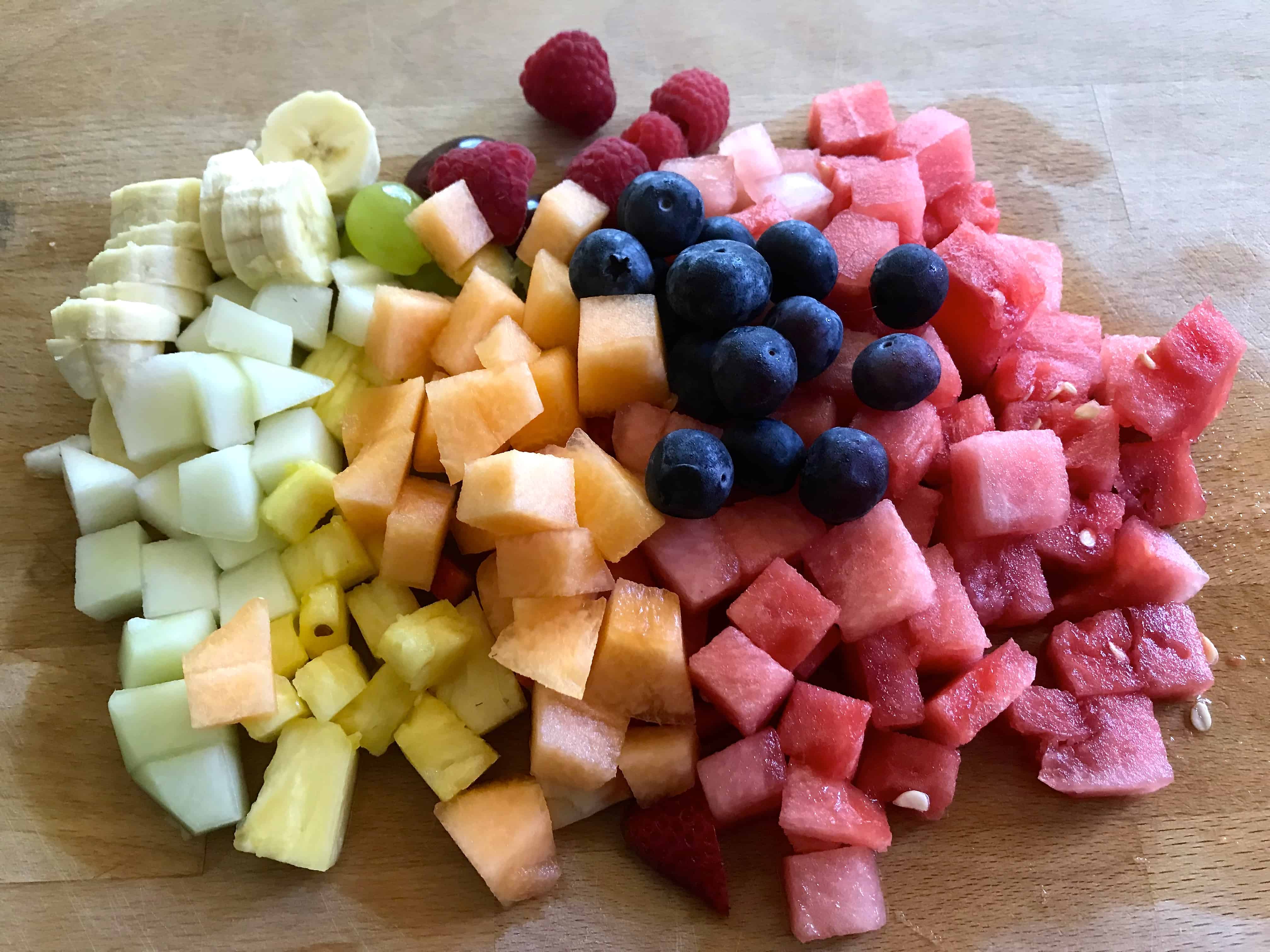 Cómo preparar una ensalada de fruta tropical, fácil y deliciosa - Hispana Global Cómo preparar una ensalada de fruta tropical, fácil y deliciosa - Hispana Global