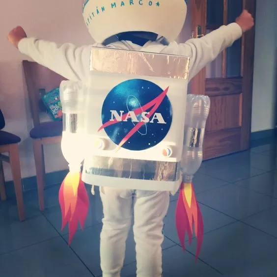 TU PRESENTE ES TU FUTURO: DISFRAZ DE CARNAVAL DE ASTRONAUTAS TU PRESENTE ES TU FUTURO: DISFRAZ DE CARNAVAL DE ASTRONAUTAS