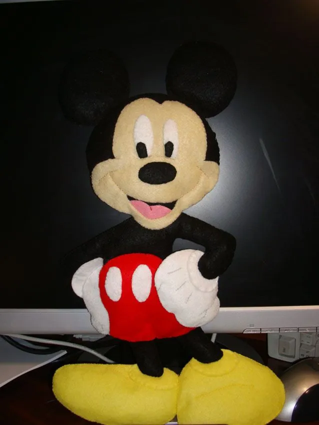 Pin Patrones Fieltro Mickey Mouse Broche Pelautscom on Pinterest Pin Patrones Fieltro Mickey Mouse Broche Pelautscom on Pinterest