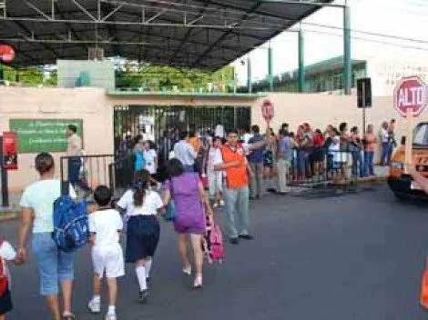 Prevención de Riesgos y Peligros en la Escuela: De tu Casa a la ...