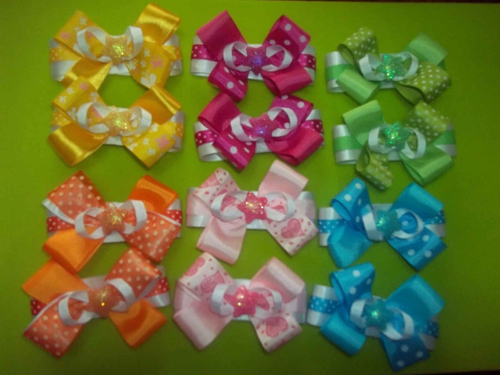 Princesita Cute by Chikley color: Lazos en cintas de gros y apliques