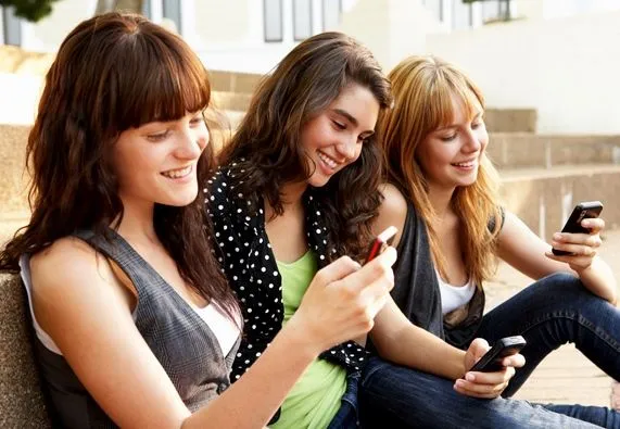 PROFESOR EN LA SECUNDARIA: La adolescencia ese mundo extraño y ajeno PROFESOR EN LA SECUNDARIA: La adolescencia ese mundo extraño y ajeno