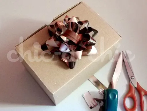 Proyecto. Moños para regalo, reciclando revistas « ChicaChic Proyecto. Moños para regalo, reciclando revistas « ChicaChic