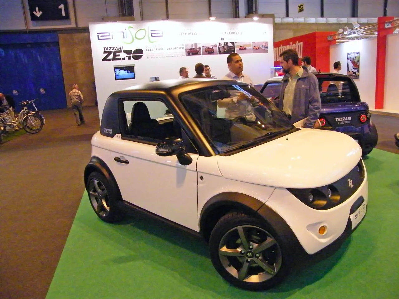 Prueba de Tazzari Zero, un deportivo eléctrico ya a la venta ... Prueba de Tazzari Zero, un deportivo eléctrico ya a la venta ...