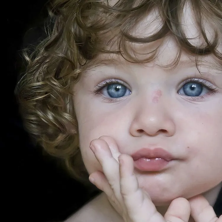 PsychoGirl: Niña de ojos azules