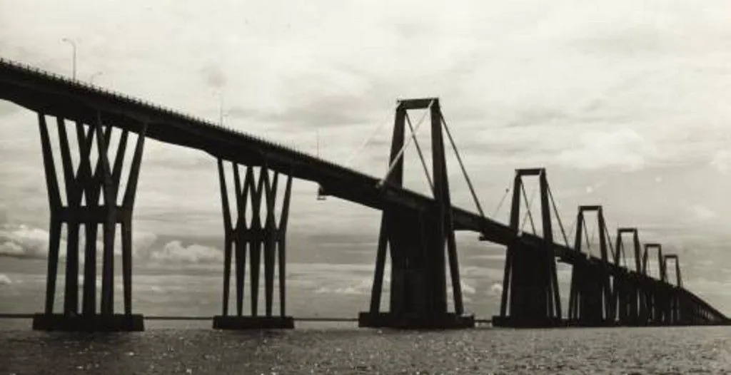 Puente sobre el Lago de Maracaibo - General Rafael Urdaneta - Venezuela Tuya