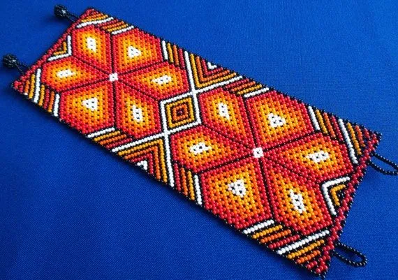 Pulsera de abalorios Peyote Huichol por Aramara en Etsy