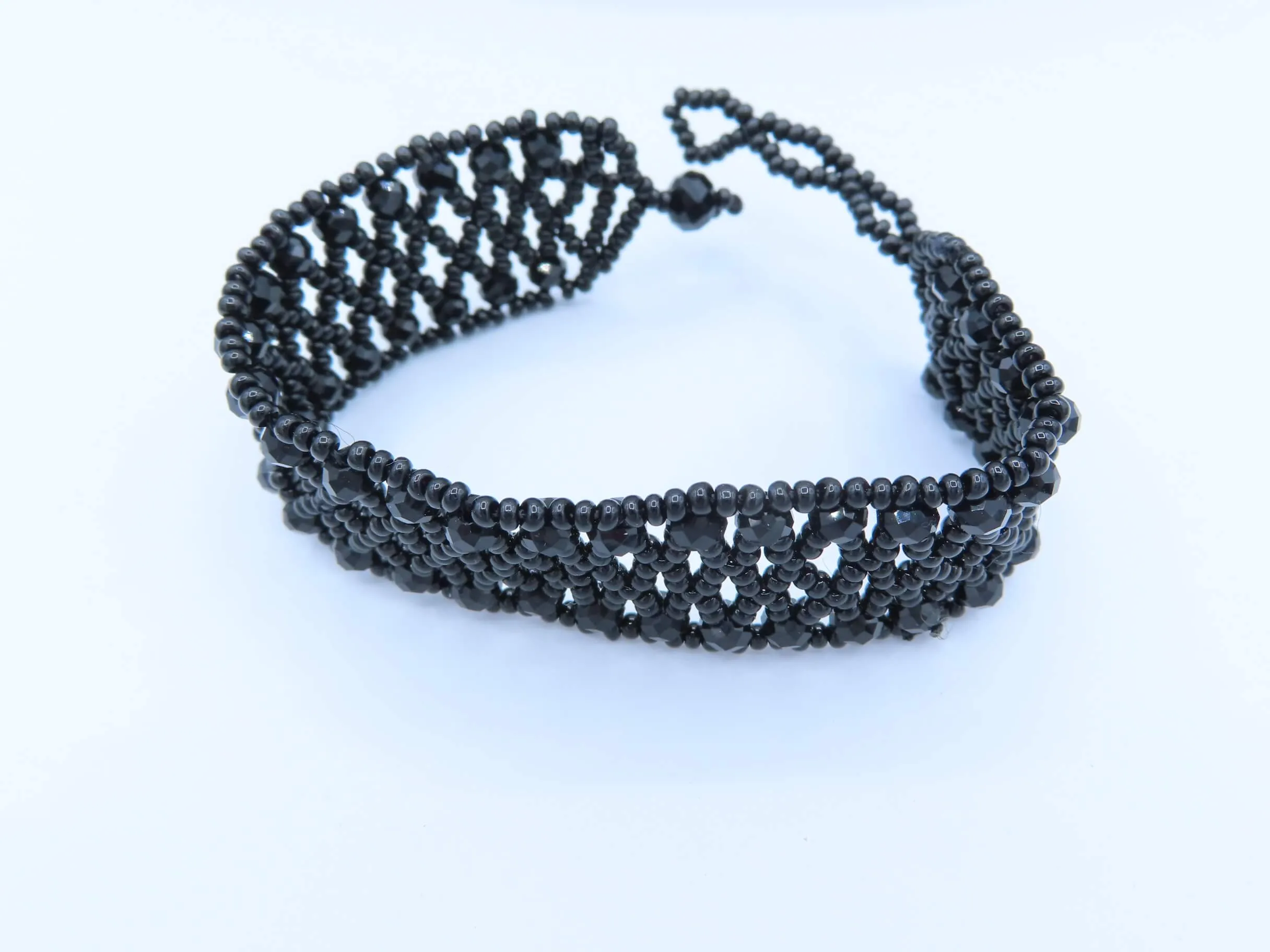 Pulsera Acapulco mediana. Chaquira color negro – MEXICO CERCA - Artesanías, moda y más Pulsera Acapulco mediana. Chaquira color negro – MEXICO CERCA - Artesanías, moda y más