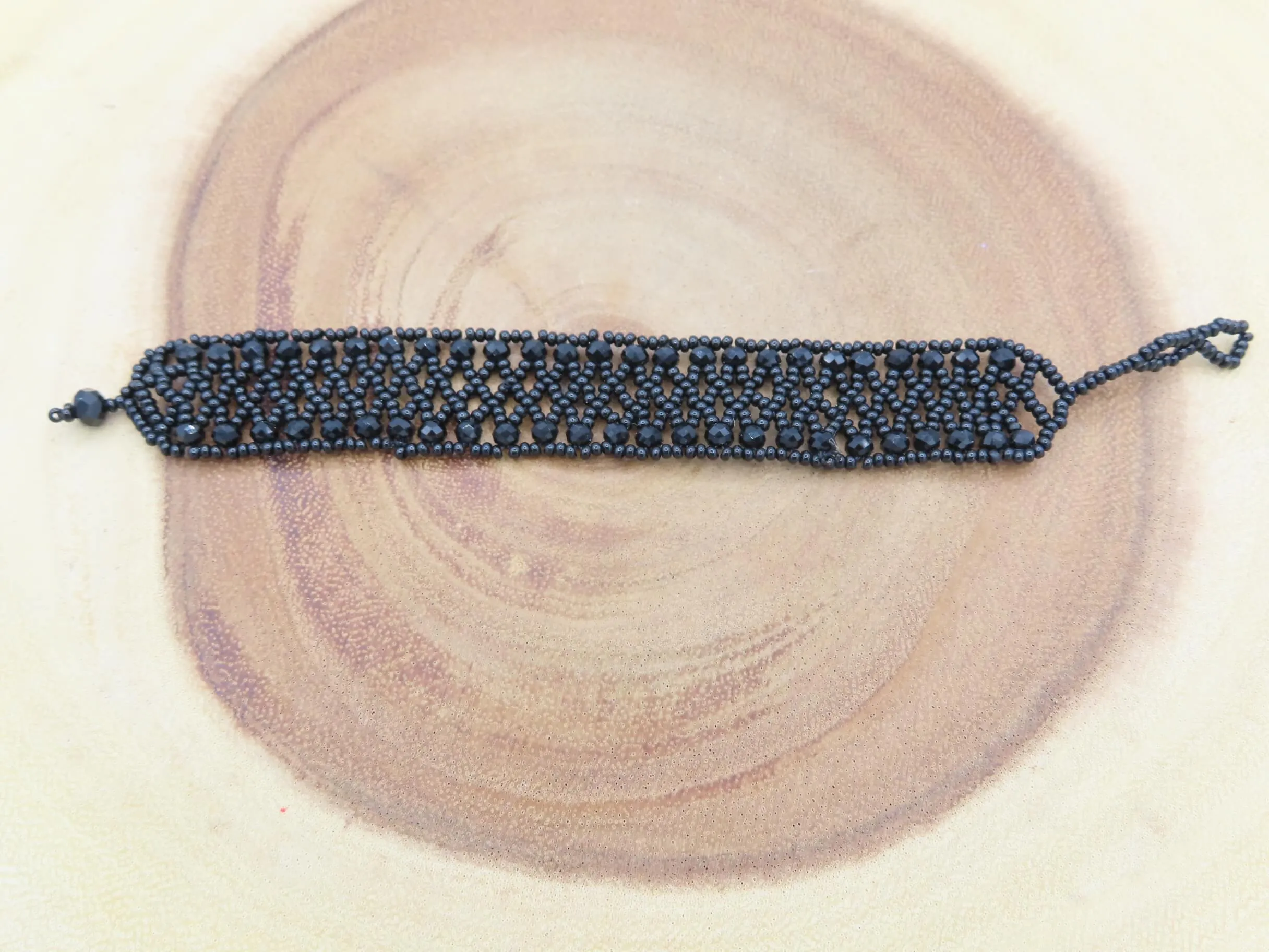 Pulsera Acapulco mediana. Chaquira color negro – MEXICO CERCA - Artesanías, moda y más Pulsera Acapulco mediana. Chaquira color negro – MEXICO CERCA - Artesanías, moda y más