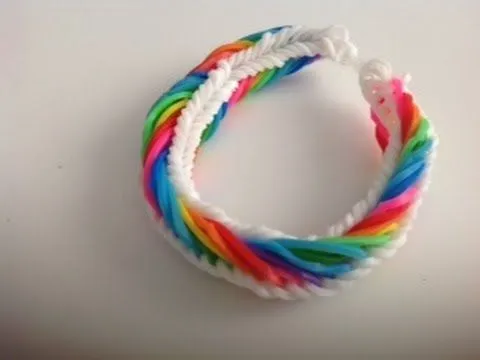 Como hacer una pulsera de gomitas modelo ( Seven Link Fisthail ... Como hacer una pulsera de gomitas modelo ( Seven Link Fisthail ...