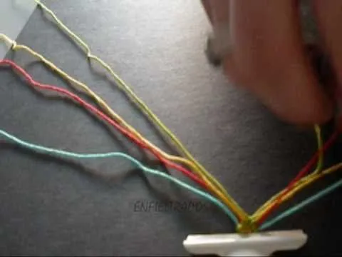 Como hacer pulsera de hilo (en "V" o Flecha) (string bracelet ... Como hacer pulsera de hilo (en "V" o Flecha) (string bracelet ...