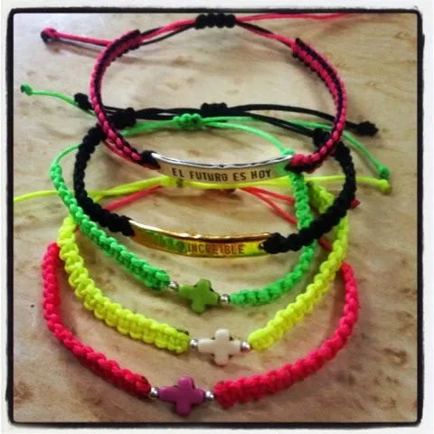 pulsera de hilo flores | facilisimo.com