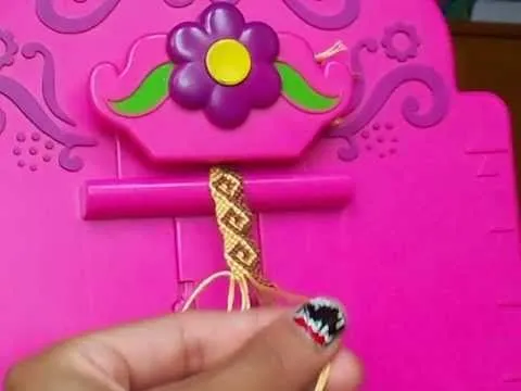Pulsera de Hilo: Ola Griega/Remake - YouTube Pulsera de Hilo: Ola Griega/Remake - YouTube