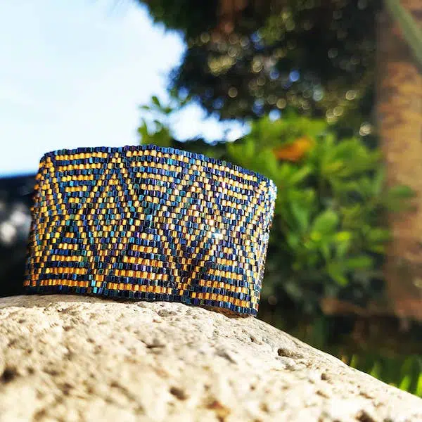 Pulsera huichol 】 Cómo hacerlas y donde comprarlas Pulsera huichol 】 Cómo hacerlas y donde comprarlas