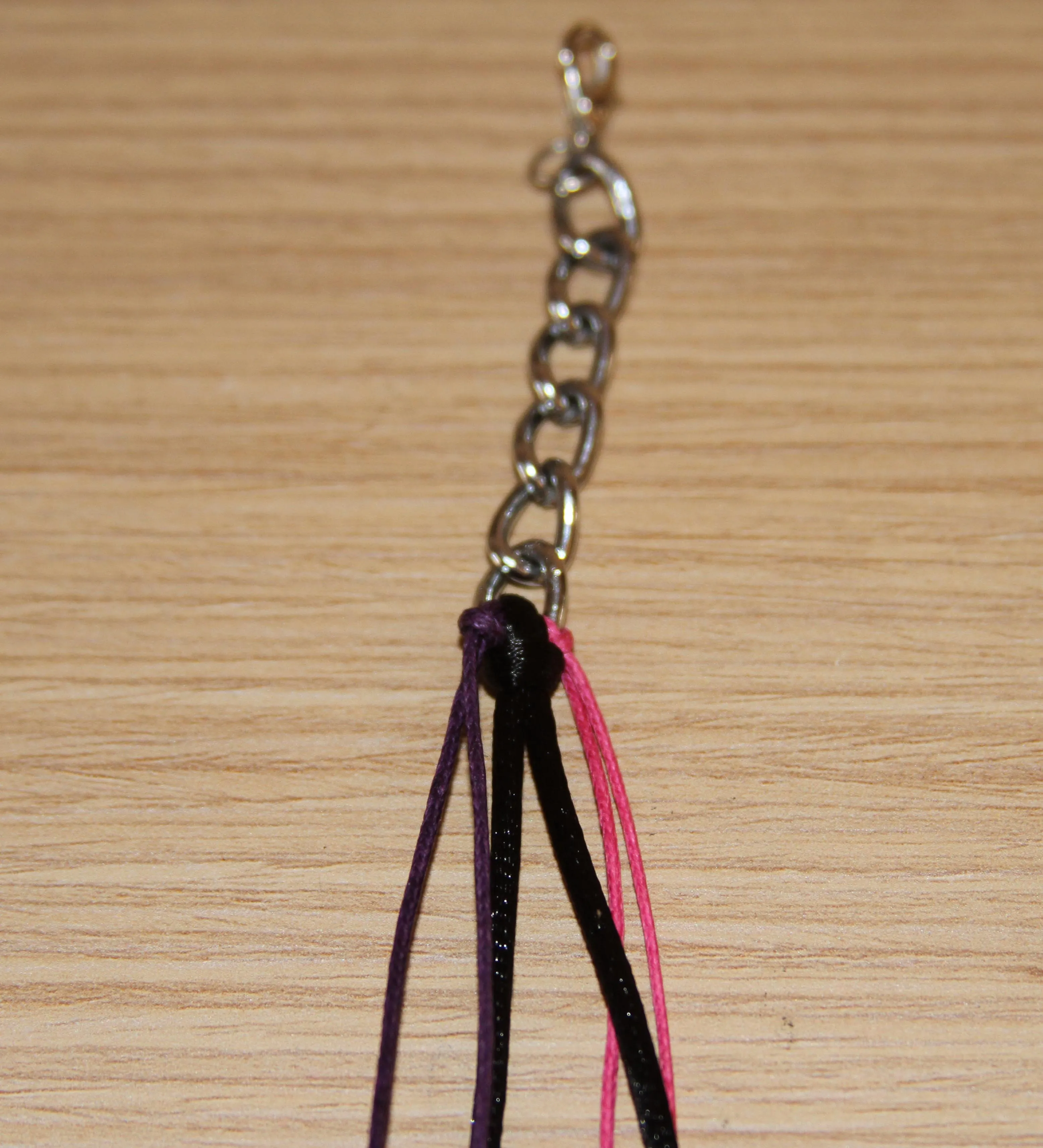 Cómo hacer una pulsera de trenza y de cadena paso a paso | Manetes ...