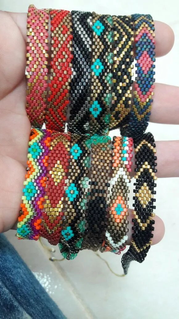 Pulseras en chaquira japonesa | Hacer pulseras bisuteria, Bisuteria y complementos, Pulseras de joyería Pulseras en chaquira japonesa | Hacer pulseras bisuteria, Bisuteria y complementos, Pulseras de joyería