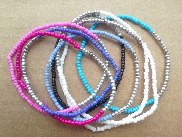 Pulseras de chaquira de colores. Luciana Vázquez Diseños ...