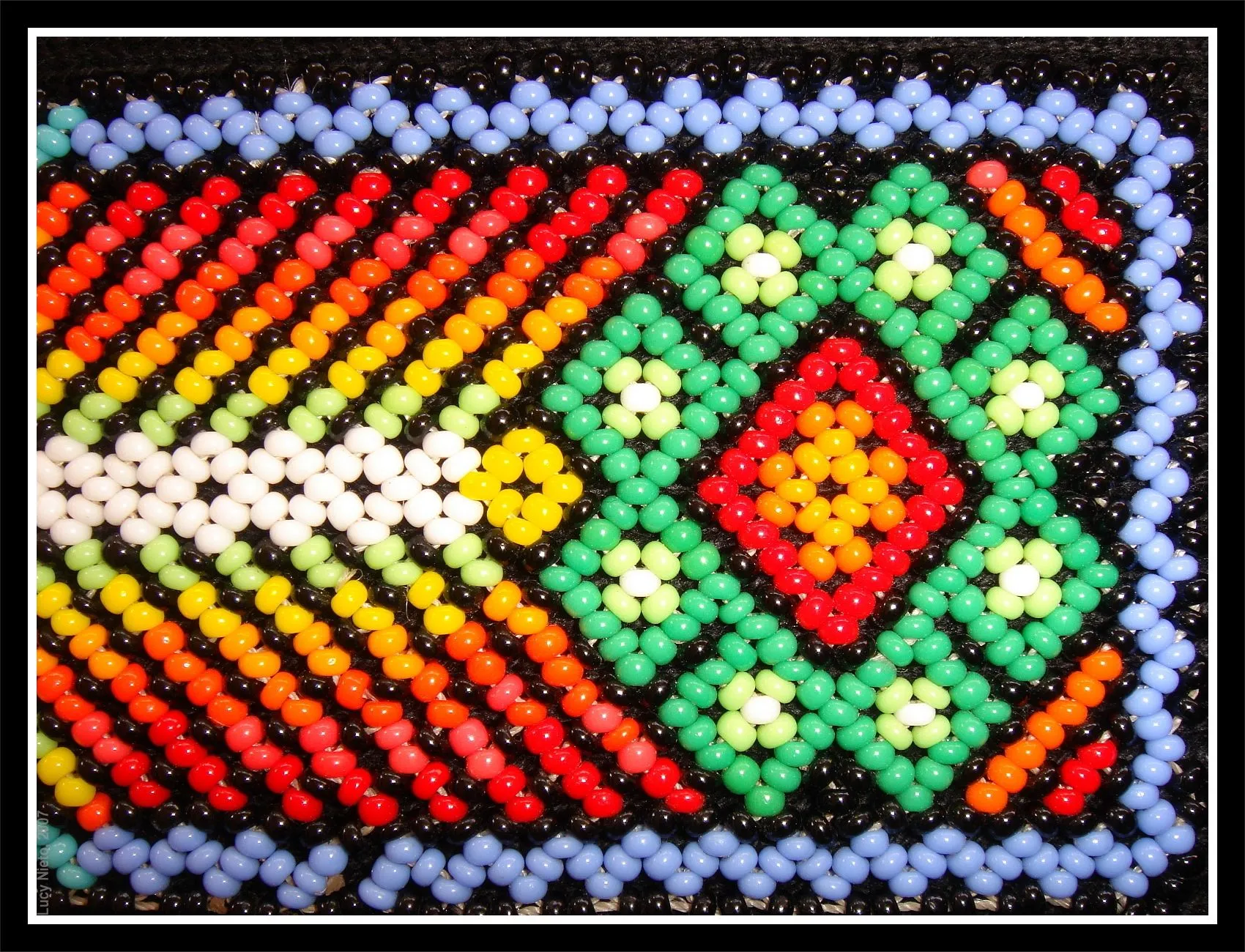 Detalle de pulsera de chaquira - México 2007 | Flickr - Photo Sharing! Detalle de pulsera de chaquira - México 2007 | Flickr - Photo Sharing!