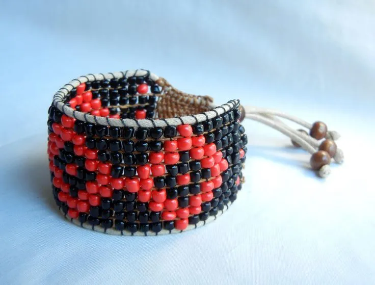 Pulseras en chaquiras on Pinterest