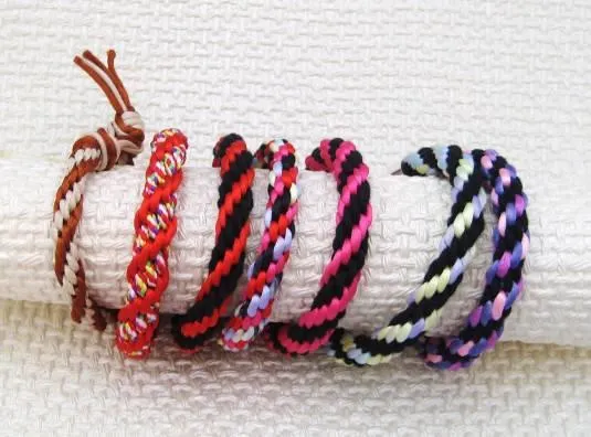 Cómo hacer pulseras con un disco kumihimo. | Manualidades Cómo hacer pulseras con un disco kumihimo. | Manualidades