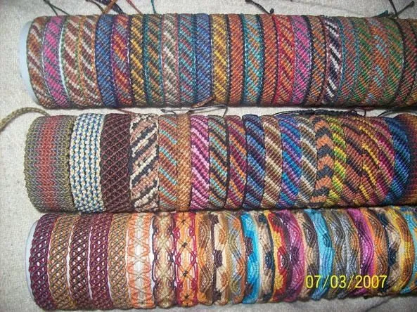 Pulseras de Hilo encerado | Artesanías | Pinterest