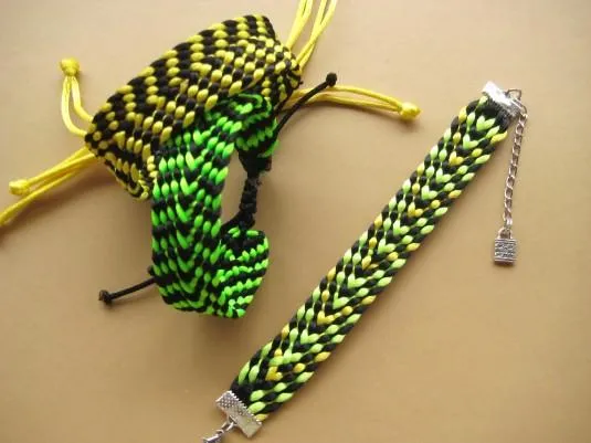 como hacer pulseras kumihimo | facilisimo.com como hacer pulseras kumihimo | facilisimo.com