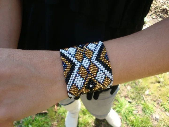 Pulseras con mostacillas en telar - Imagui | MOSTACILLAS ... Pulseras con mostacillas en telar - Imagui | MOSTACILLAS ...