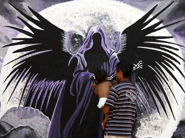 PUNTADAS DE JUVENTUD: La "santa" muerte y los sacrificios humanos