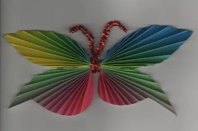 Deditos de colores: Mariposas de Papel