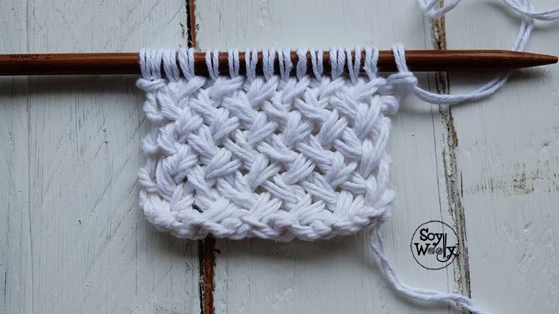 Punto de Cesta Cruzado tejido en dos agujas/palillos | Soy Woolly Punto de Cesta Cruzado tejido en dos agujas/palillos | Soy Woolly