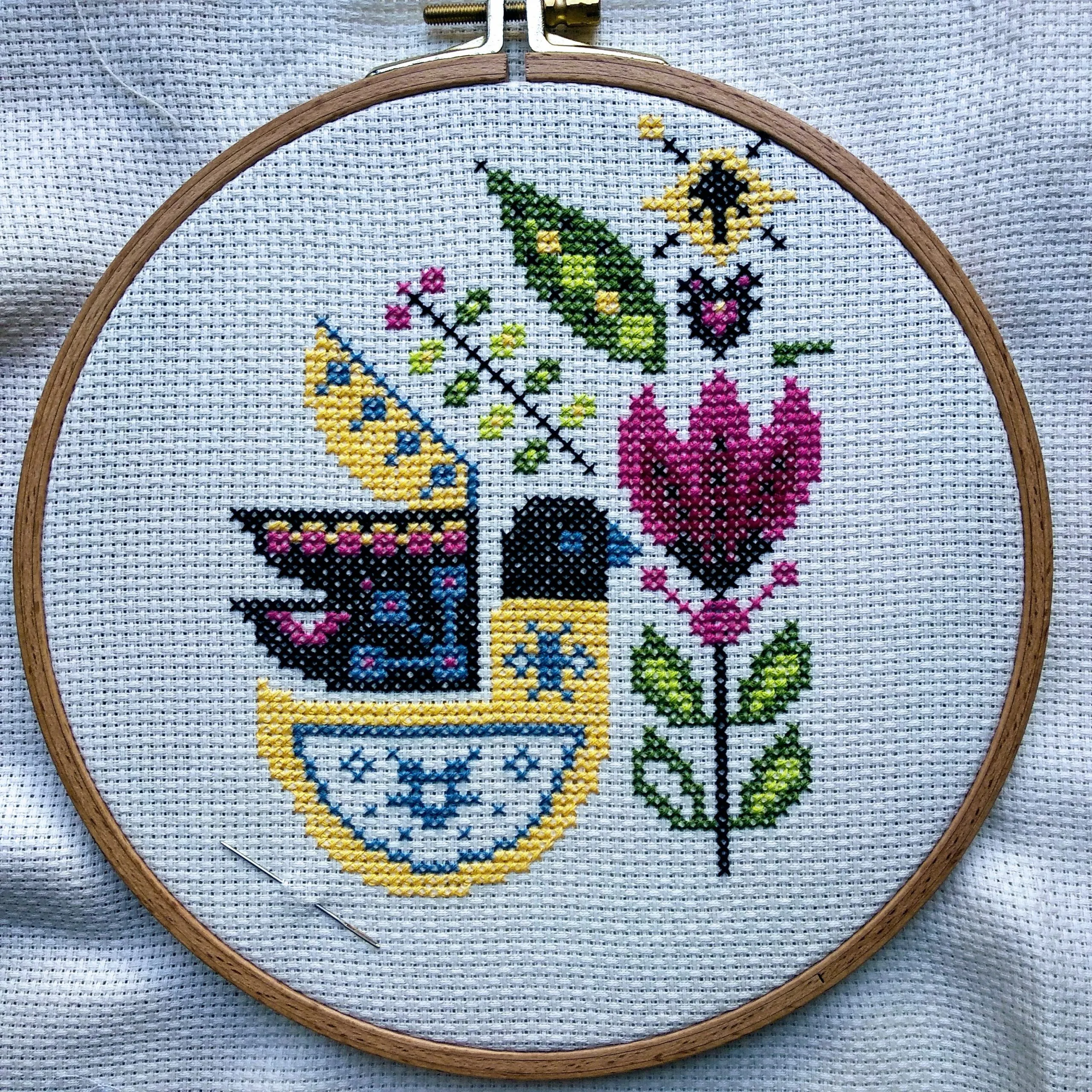 Punto de Cruz. Bordado a mano de flores y pájaros - Lucila Lidia Punto de Cruz. Bordado a mano de flores y pájaros - Lucila Lidia