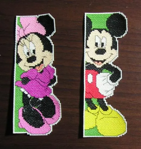 Mickey Mouse en punto de cruz - Imagui