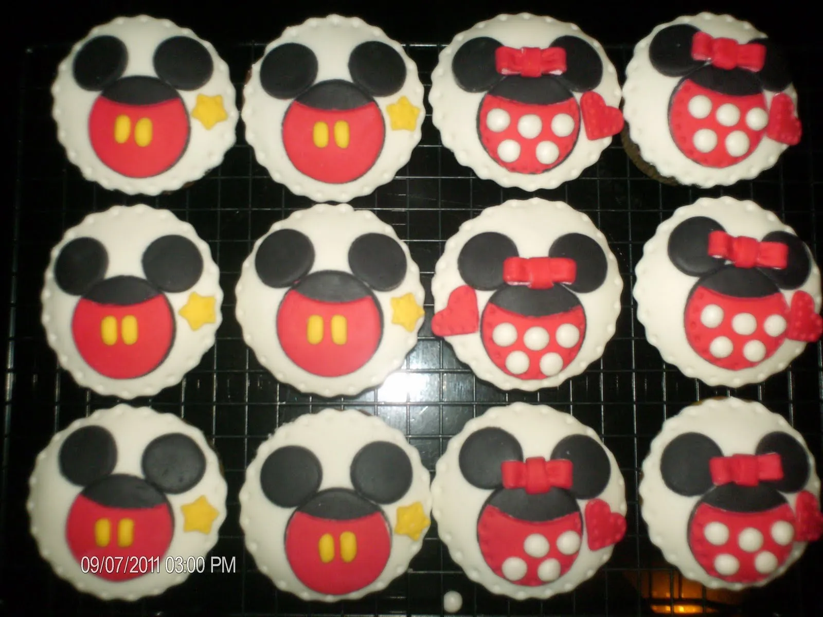 QQCupcakes!: Mickey & Minnie Cupcakes! QQCupcakes!: Mickey & Minnie Cupcakes!
