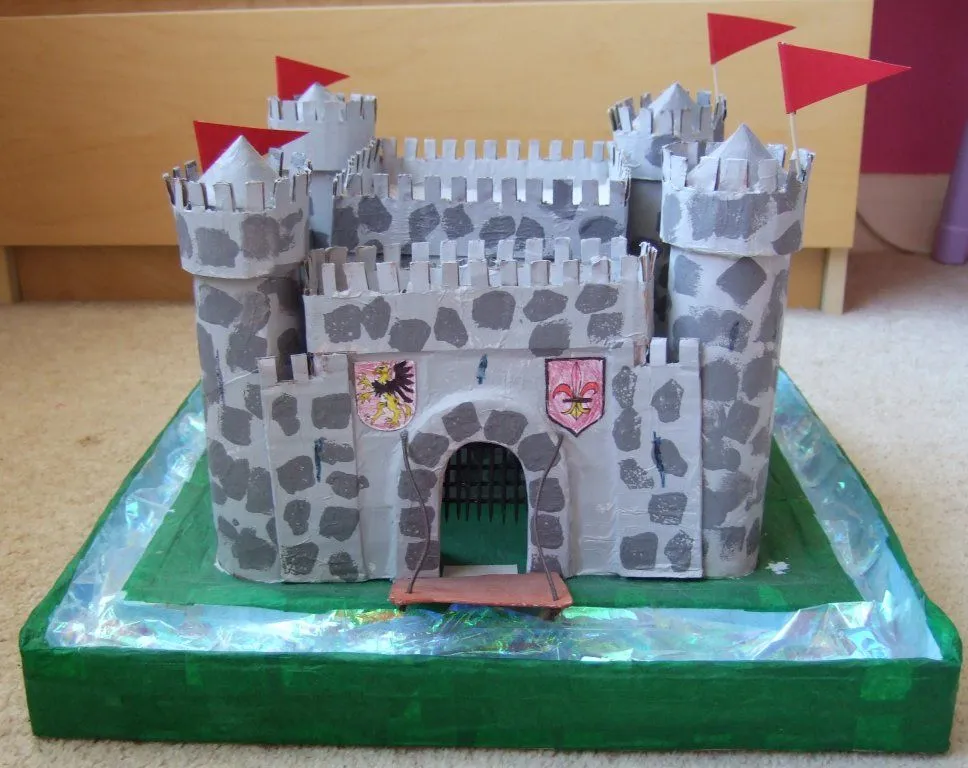 Quiero más diseño: Reciclar cartón haciendo castillos a escala.