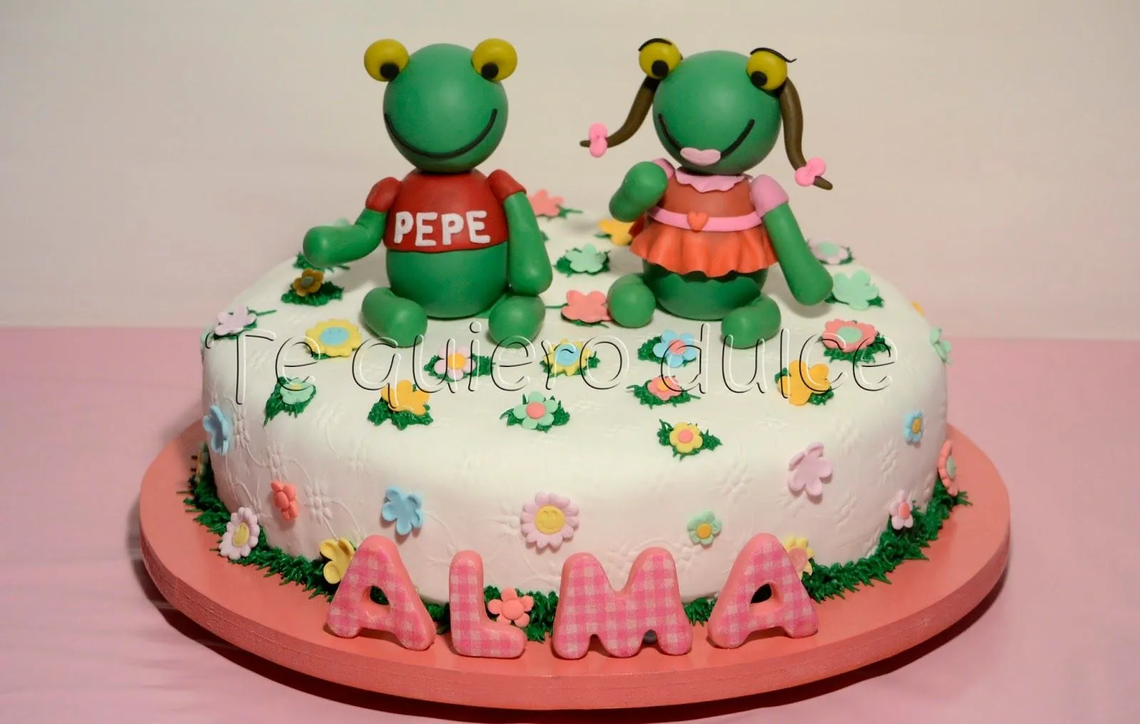 TE QUIERO DULCE♥: Torta de Sapo Pepe y Sapa Pepa ❤