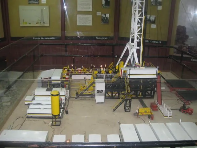 quimica: museo del petroleo, parte interna