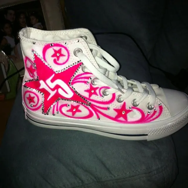 Quinceanera Converse! | Mis Quince Anos - dresses, tuxedos, ideas ... Quinceanera Converse! | Mis Quince Anos - dresses, tuxedos, ideas ...