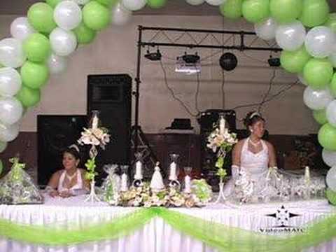 QUINCEAÑERA EN MESA DE HONOR - YouTube